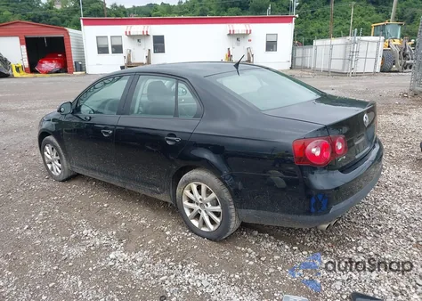 2010 Volkswagen Jetta Limited Edition z USA, uszkodzony, nr VIN 3VWRZ7AJXAM098463